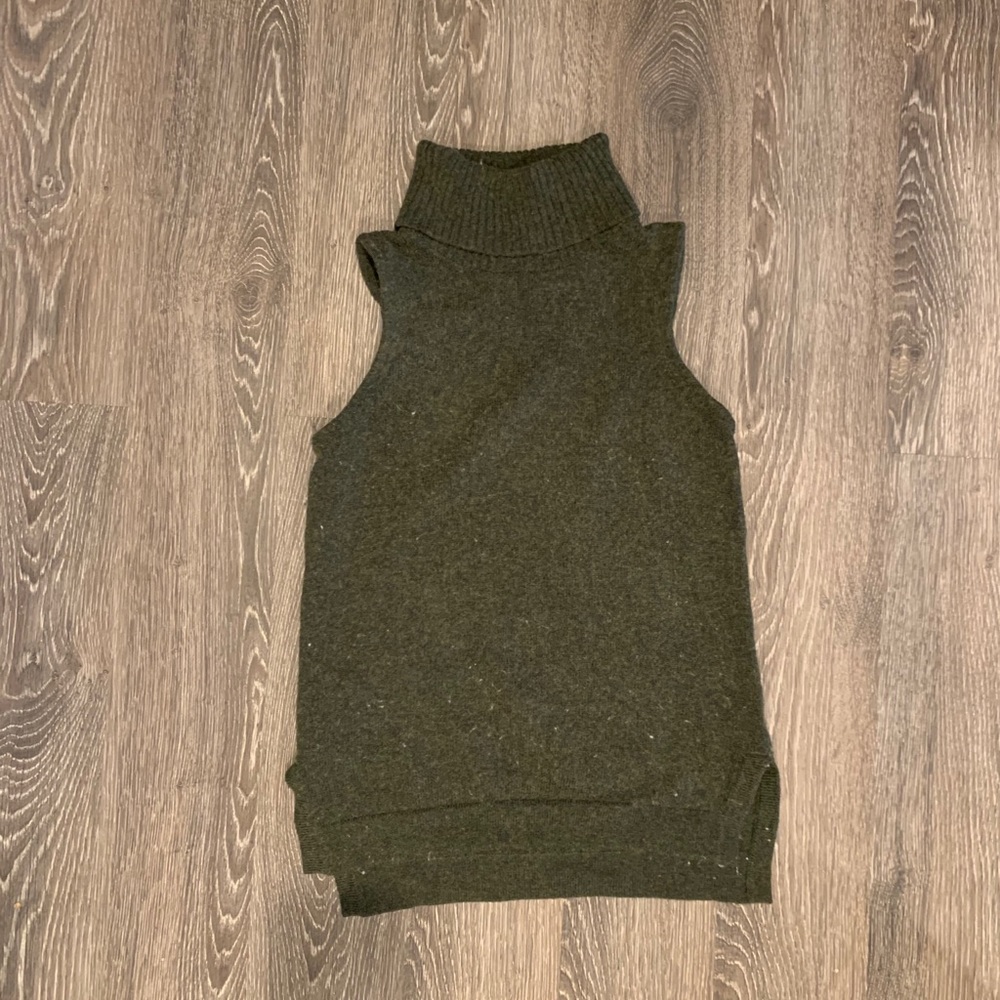 Mercantile by J Crew Sleeveless Turtleneck Sweater